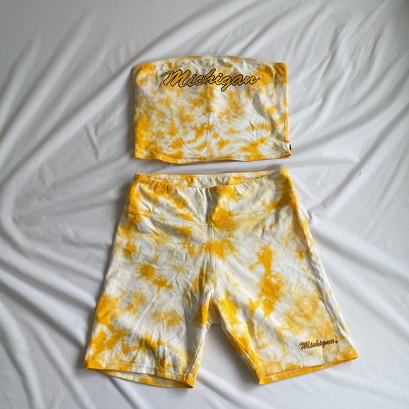 PINK Victoria's Secret Other - University of Michigan Two Piece Set Tie Dye Size Small Pink